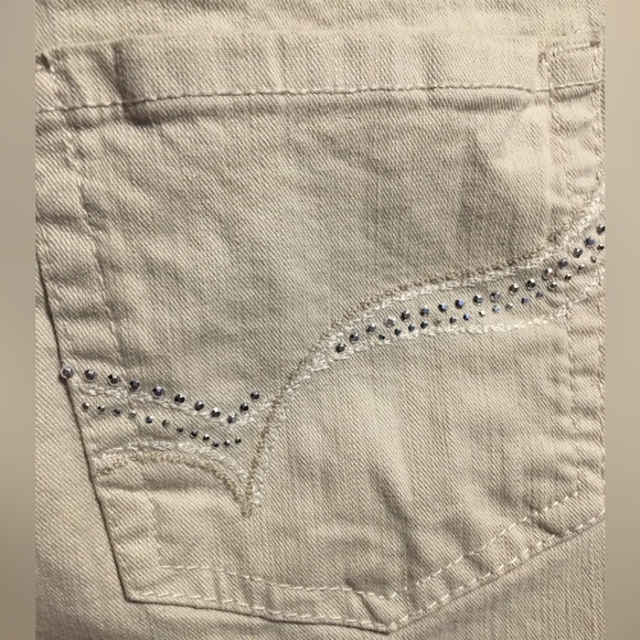 Woman’s Gloria Vanderbilt Jeans . - Picture 1 of 16